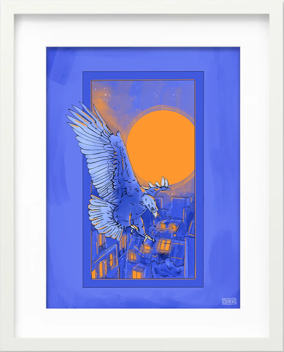 Tableau encadré blanc : un aigle bleu aux ailes déployées plonge vers les toits de la ville, devant un soleil orange — illustration de L'atelier Cochevis